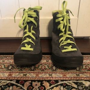 👌Salomon Grey & Lime Ultra Light Snow Boots  9.5